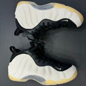 Nike Foamposite Size 10.5M